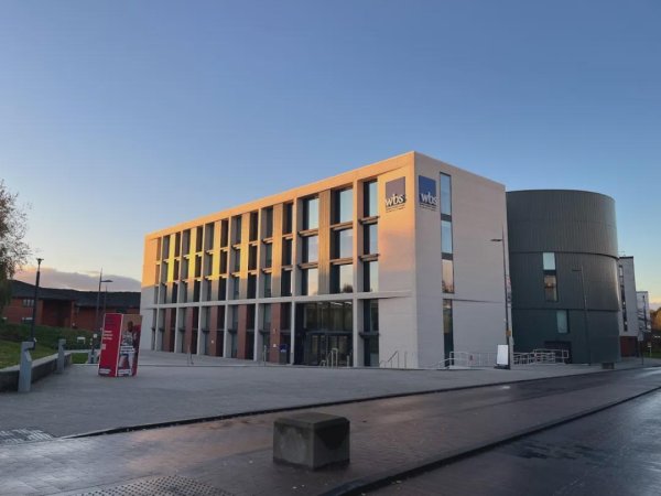 德恒财富 英国读研回国就业形势！